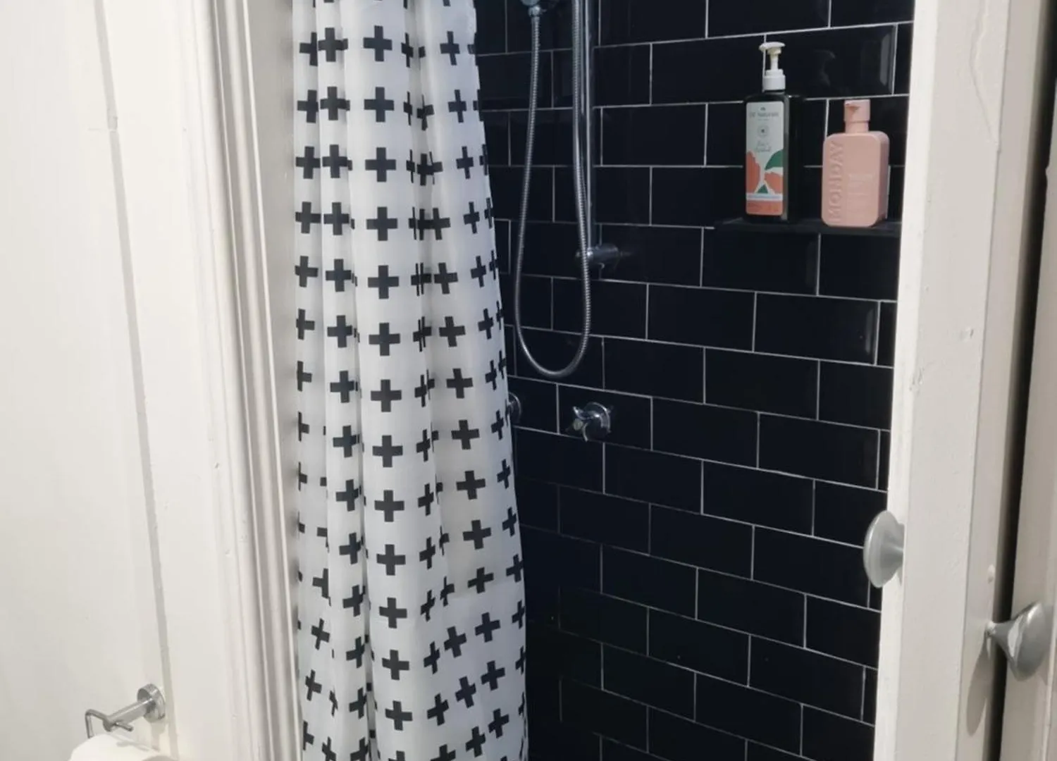 Small Pet Friendly Granny Flat With Paved Courtyard Caloundra Apartment